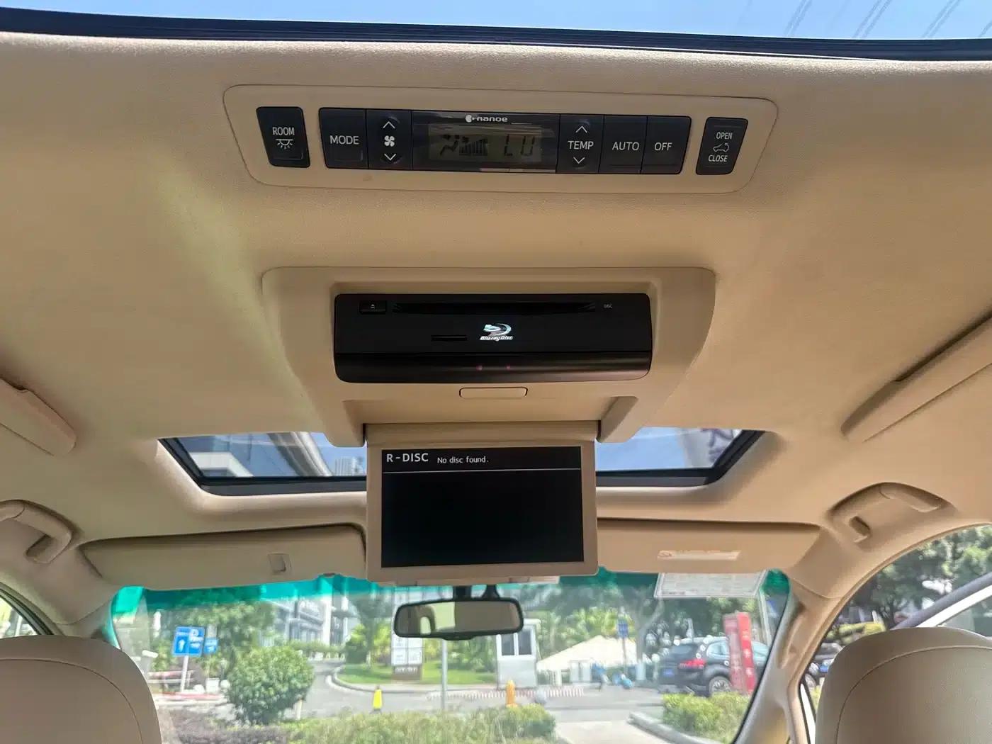 2012 Alphard 3.5L Luxury Edition — миниатюра 20