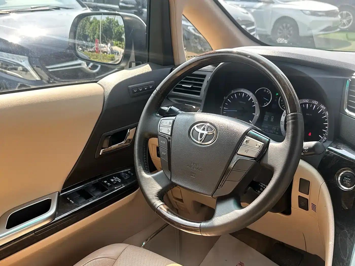 2012 Alphard 3.5L Luxury Edition — миниатюра 4