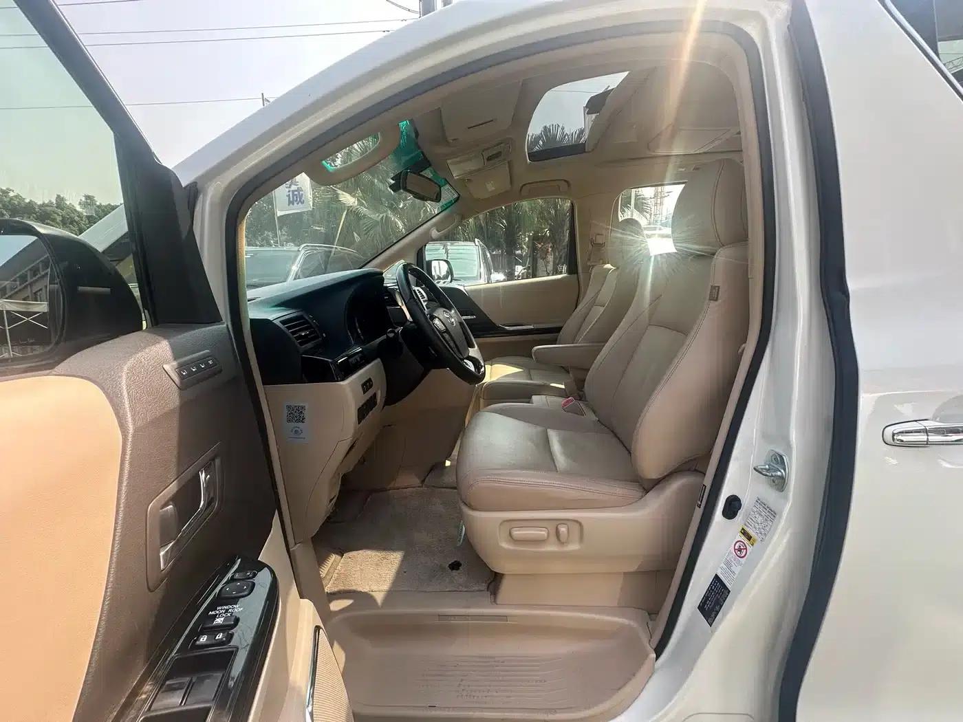 2012 Alphard 3.5L Luxury Edition — миниатюра 10