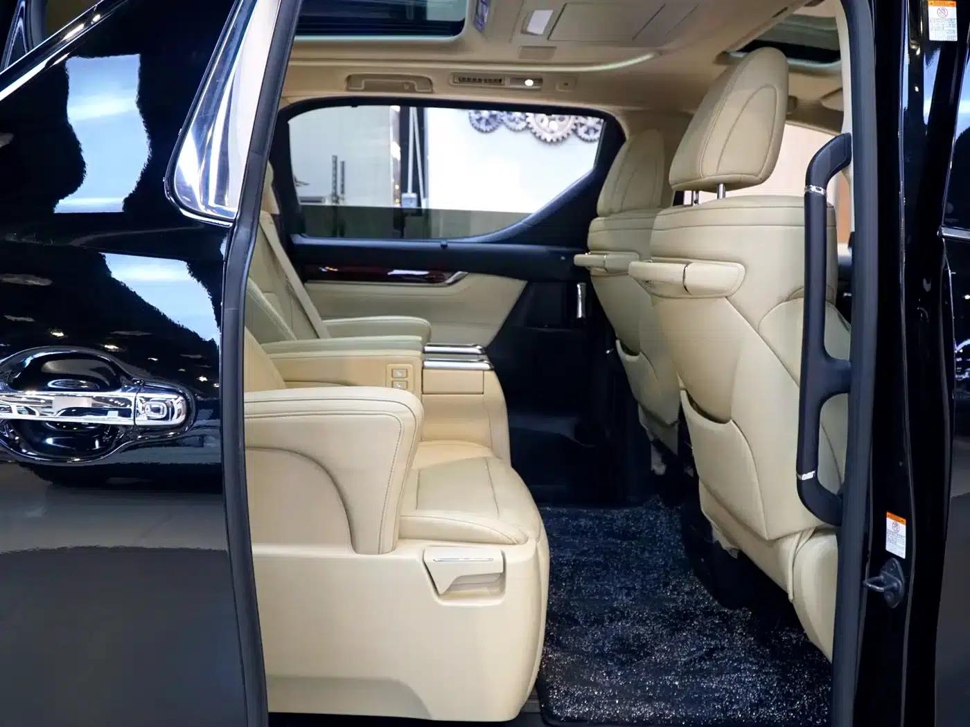 2015 Alphard 3.5L Luxury Edition — миниатюра 12