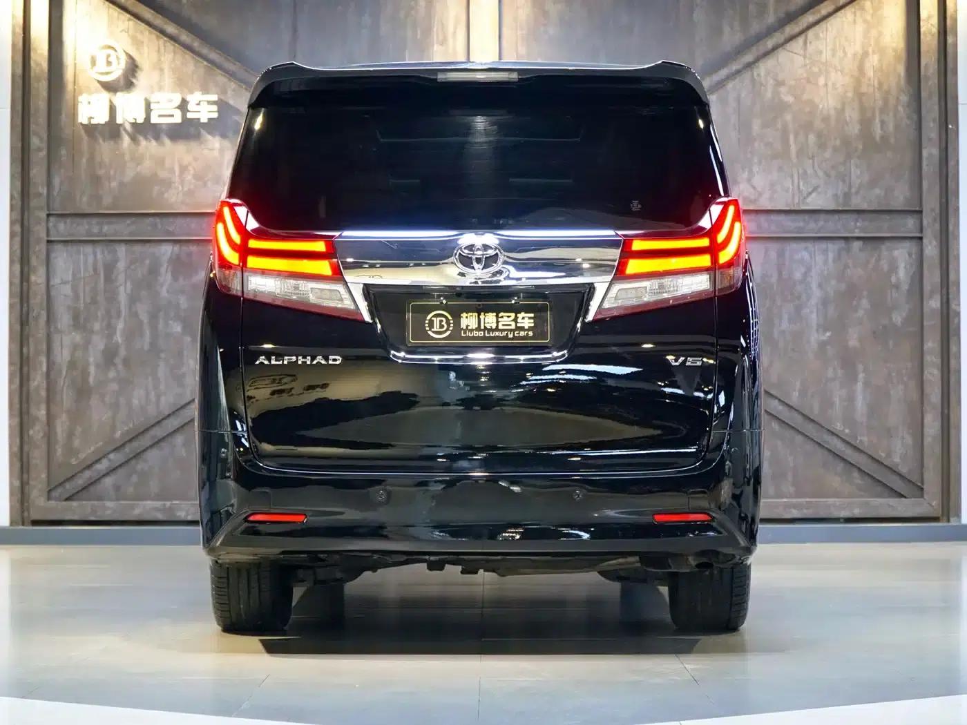 2015 Alphard 3.5L Luxury Edition — миниатюра 3