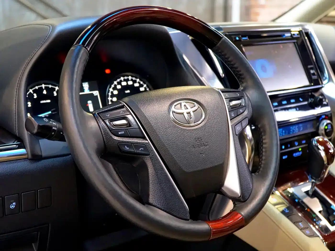 2015 Alphard 3.5L Luxury Edition — миниатюра 21
