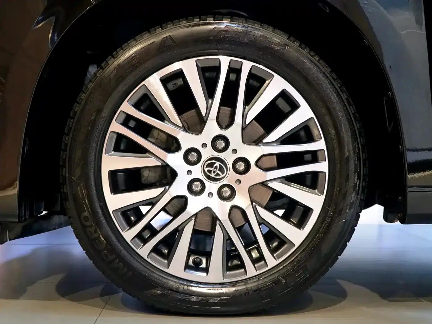 2015 Alphard 3.5L Luxury Edition — миниатюра 27