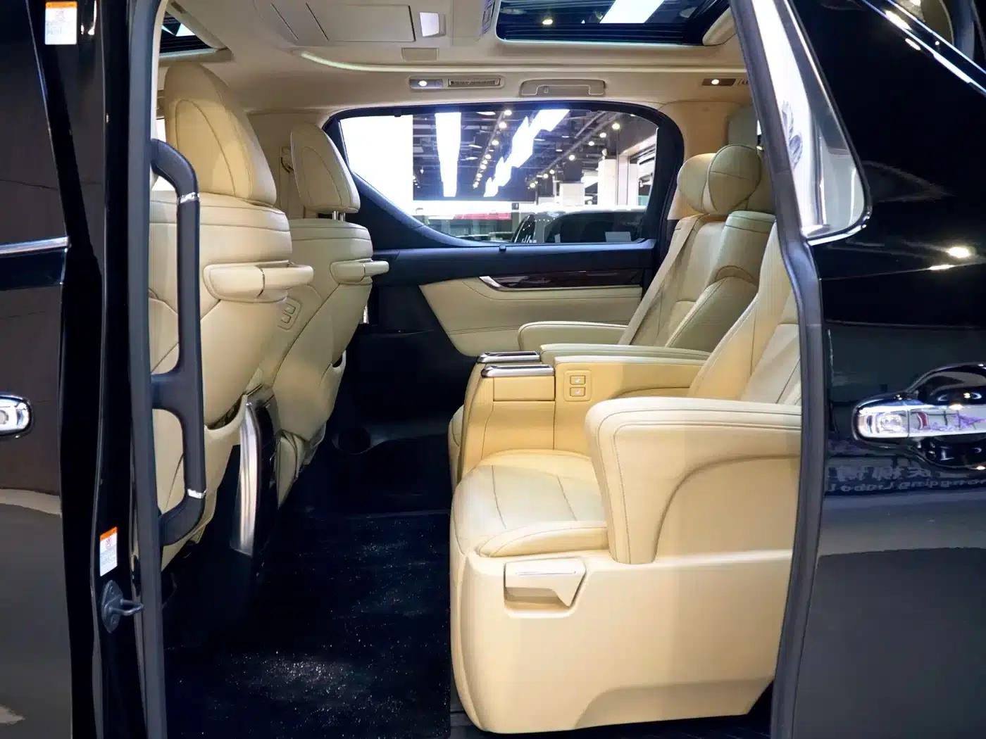 2015 Alphard 3.5L Luxury Edition — миниатюра 6