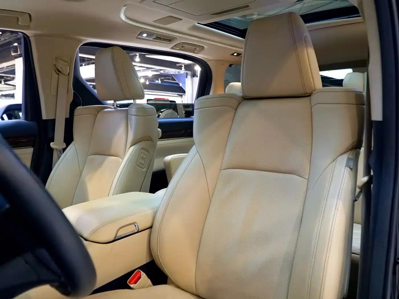 2015 Alphard 3.5L Luxury Edition — миниатюра 9