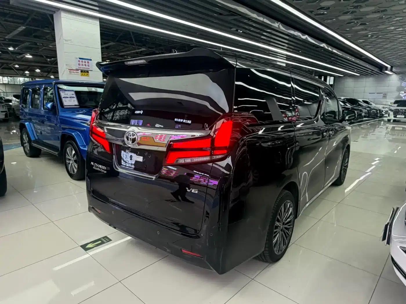 2022 Alphard 3.5L 2WD Executive Top-of-the-line version — миниатюра 13