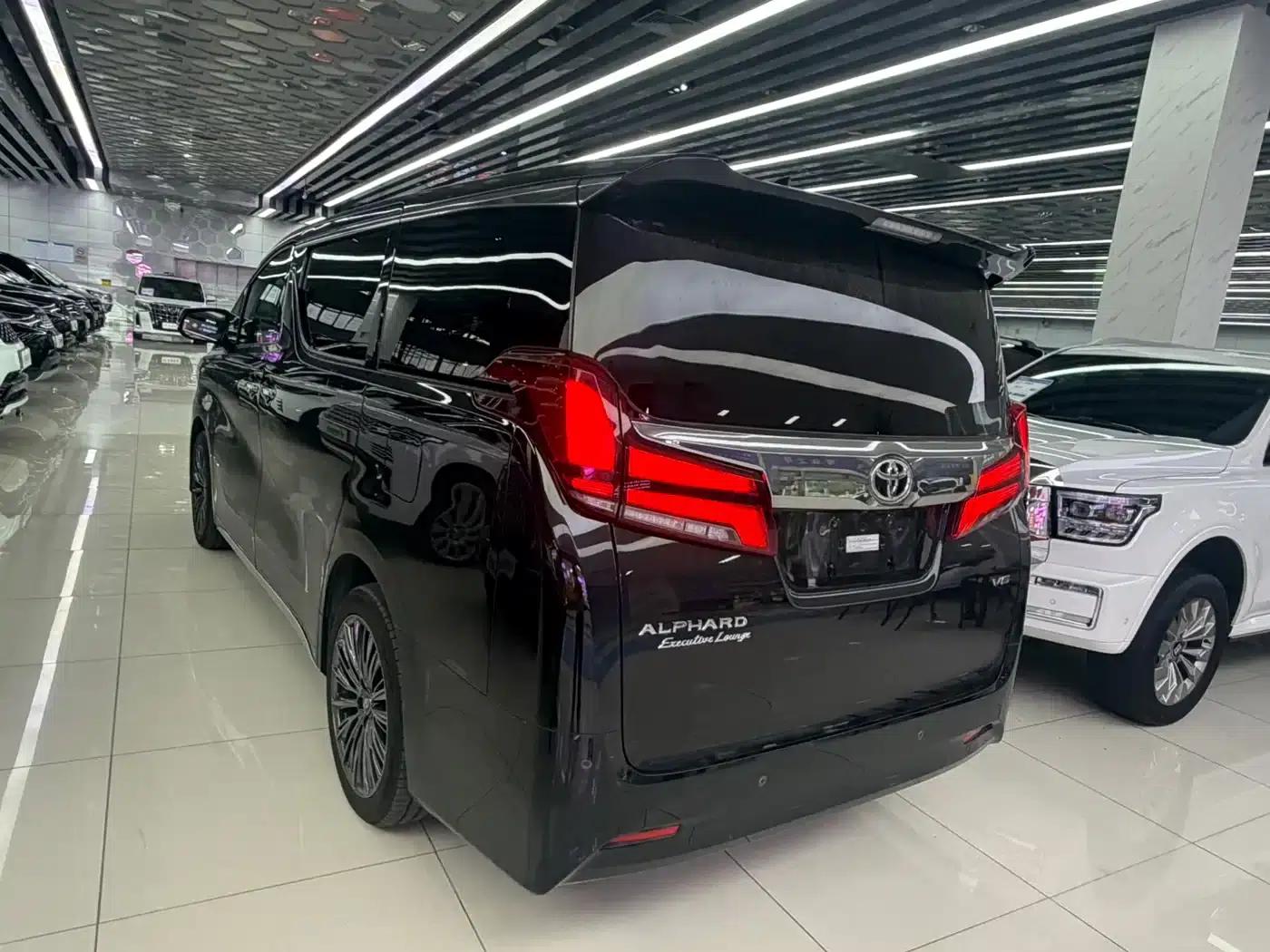 2022 Alphard 3.5L 2WD Executive Top-of-the-line version — миниатюра 14
