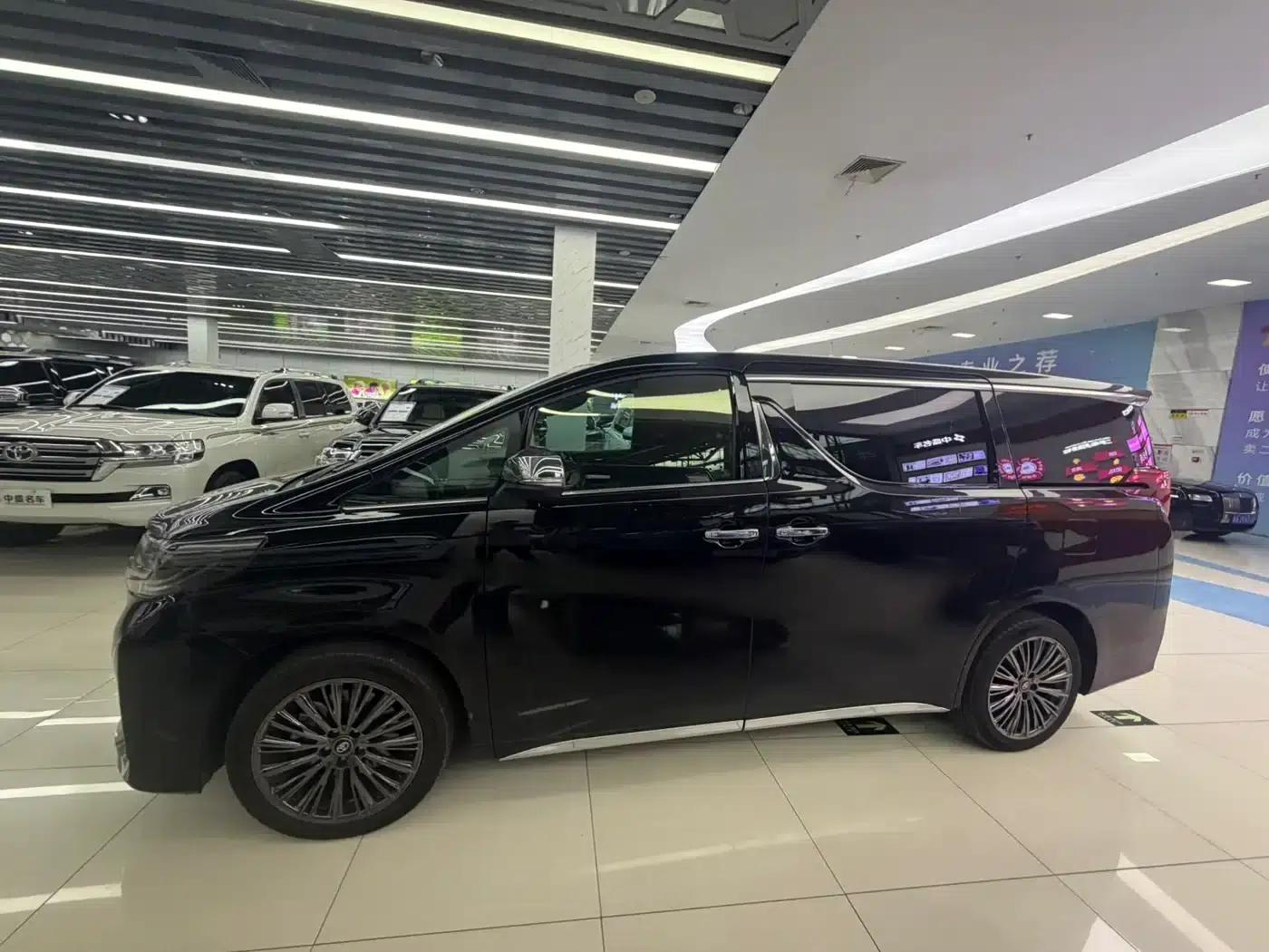 2022 Alphard 3.5L 2WD Executive Top-of-the-line version — миниатюра 3