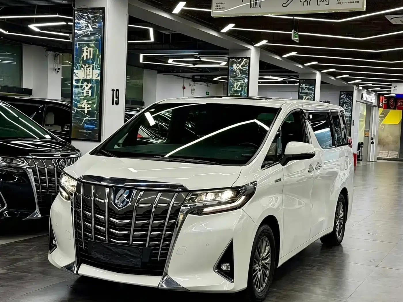2021 Alphard Hybrid 2.5L Premium Edition — миниатюра 1