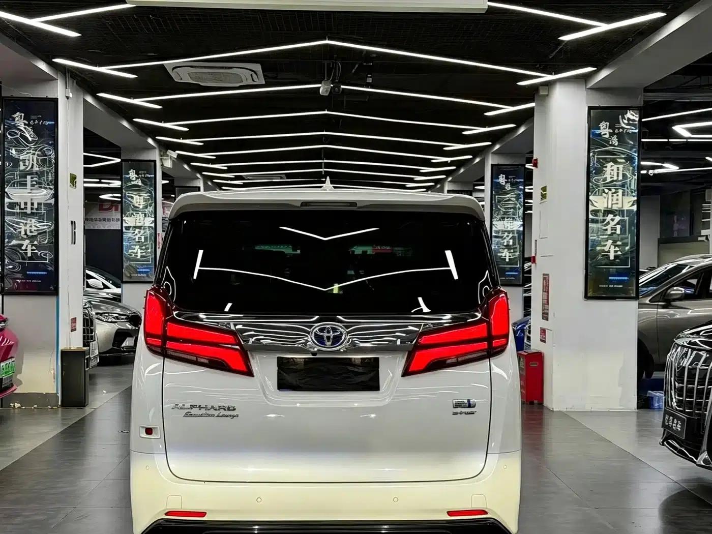 2021 Alphard Hybrid 2.5L Premium Edition — миниатюра 12