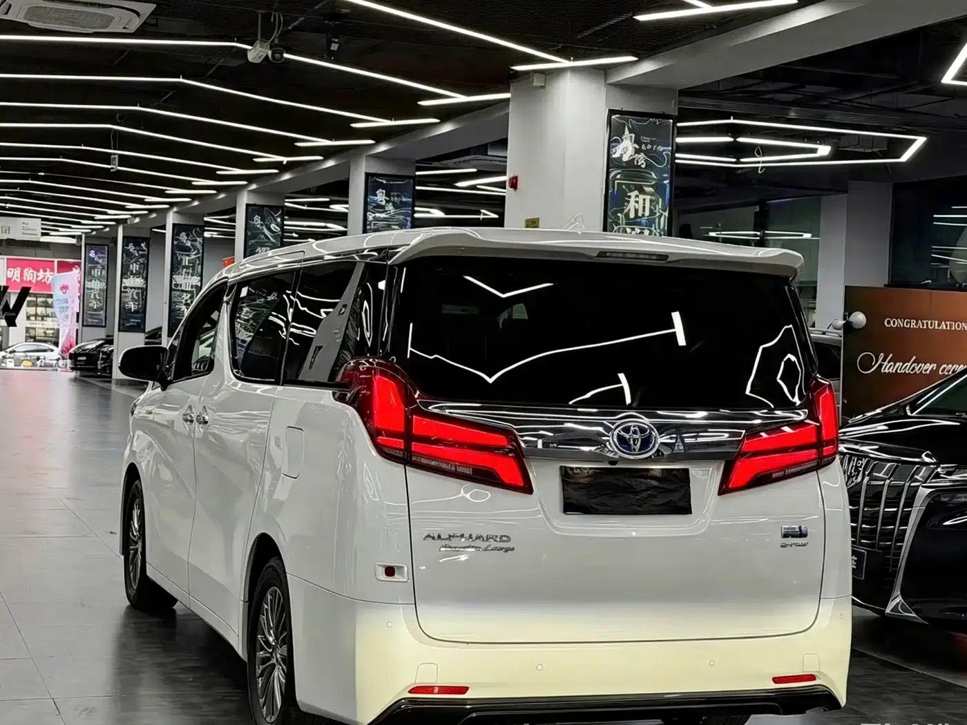2021 Alphard Hybrid 2.5L Premium Edition — миниатюра 13