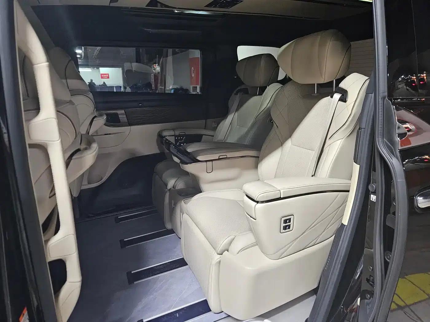 2024 Alphard Hybrid 2.5L Premium Edition — миниатюра 8