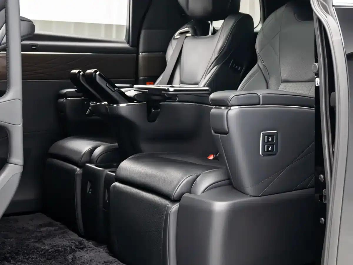 2024 Alphard Hybrid 2.5L Premium Edition — миниатюра 16