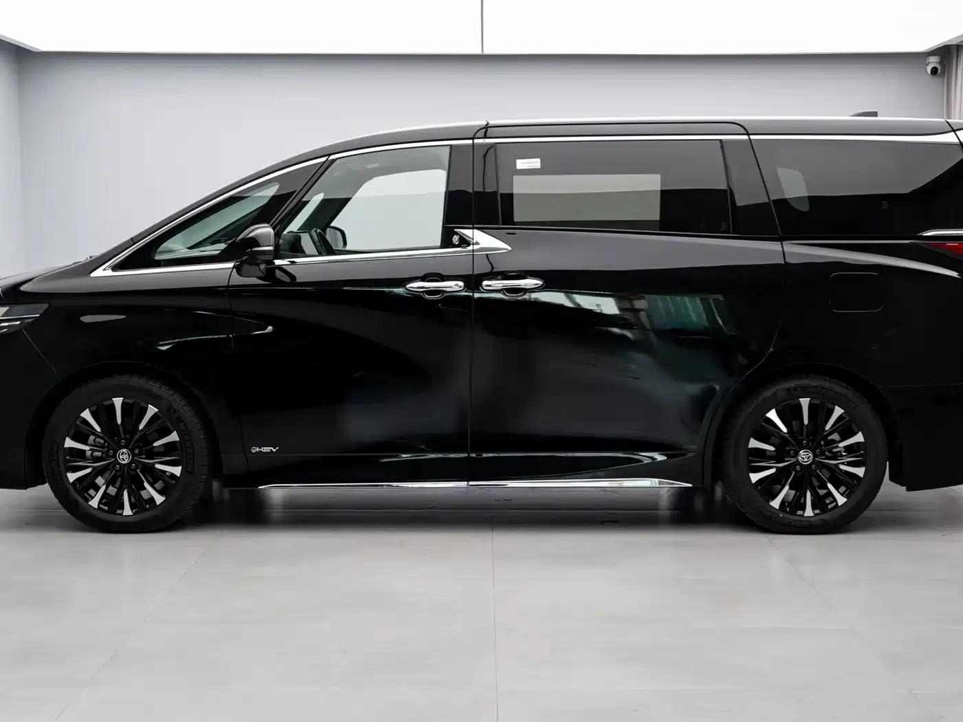 2024 Alphard Hybrid 2.5L Premium Edition — миниатюра 3