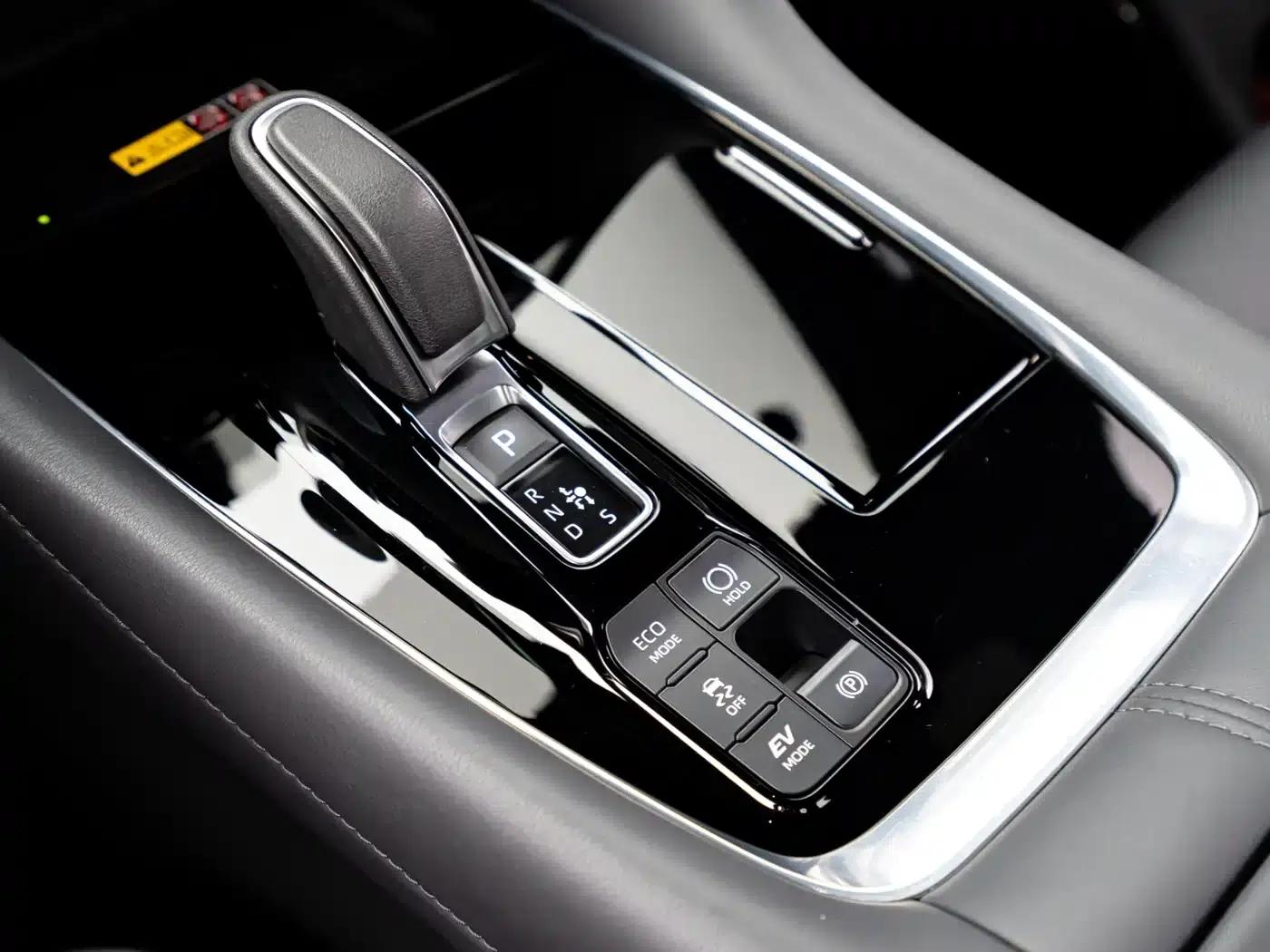 2024 Alphard Hybrid 2.5L Premium Edition — миниатюра 9
