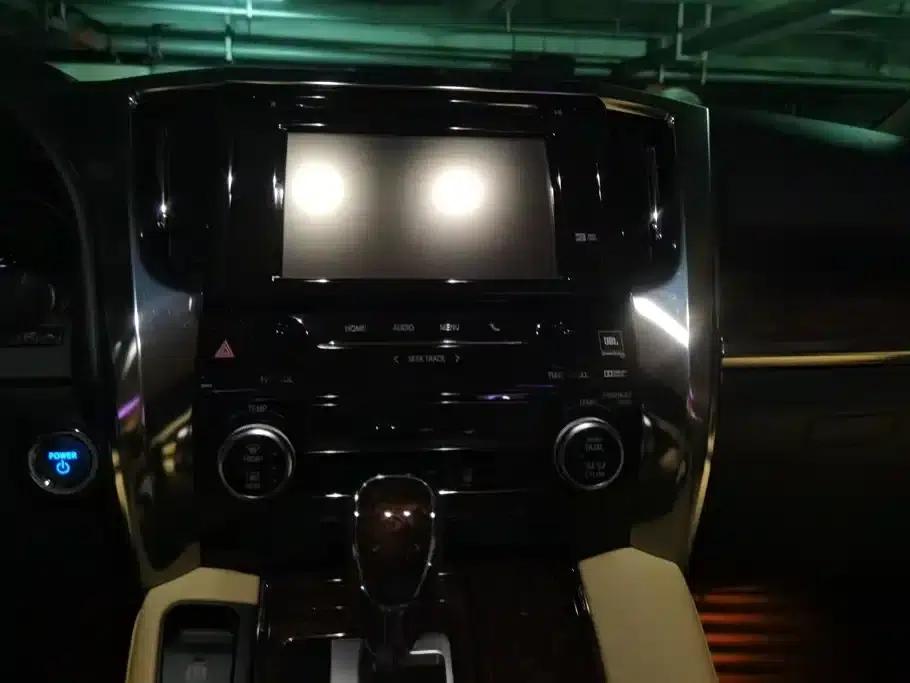 2019 Alphard Hybrid 2.5L Luxury Edition — миниатюра 13