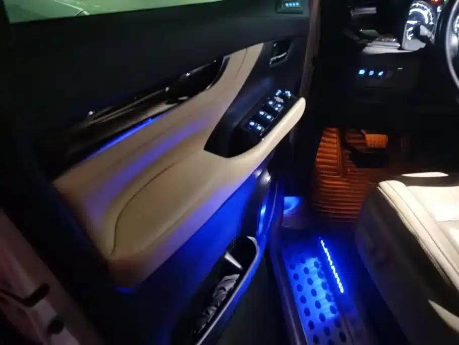 2019 Alphard Hybrid 2.5L Luxury Edition — миниатюра 7