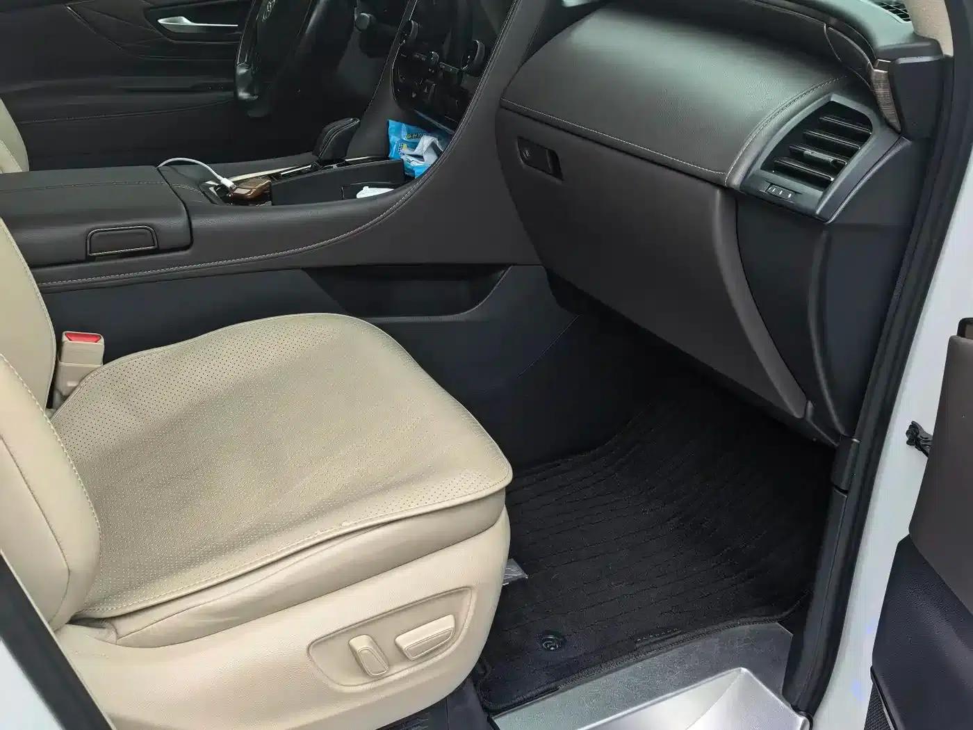 2024 Alphard Hybrid 2.5L Premium Edition — миниатюра 2