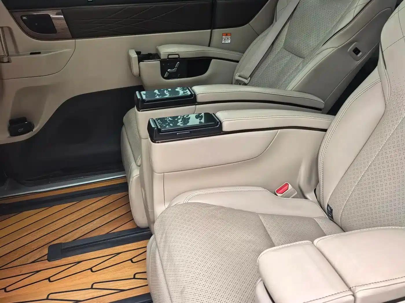2024 Alphard Hybrid 2.5L Premium Edition — миниатюра 3