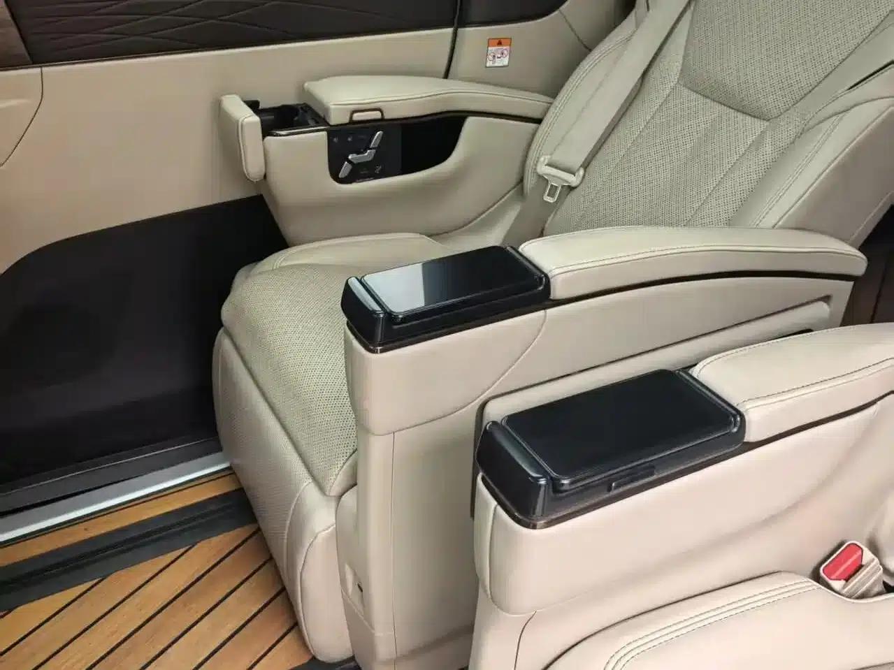 2024 Alphard Hybrid 2.5L Premium Edition — миниатюра 4