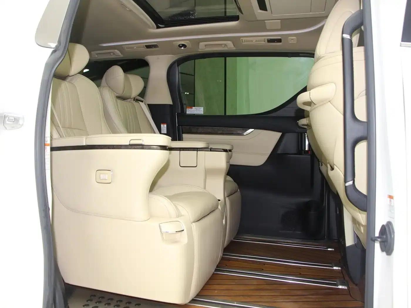 2020 Alphard Hybrid 2.5L Premium Edition — миниатюра 11