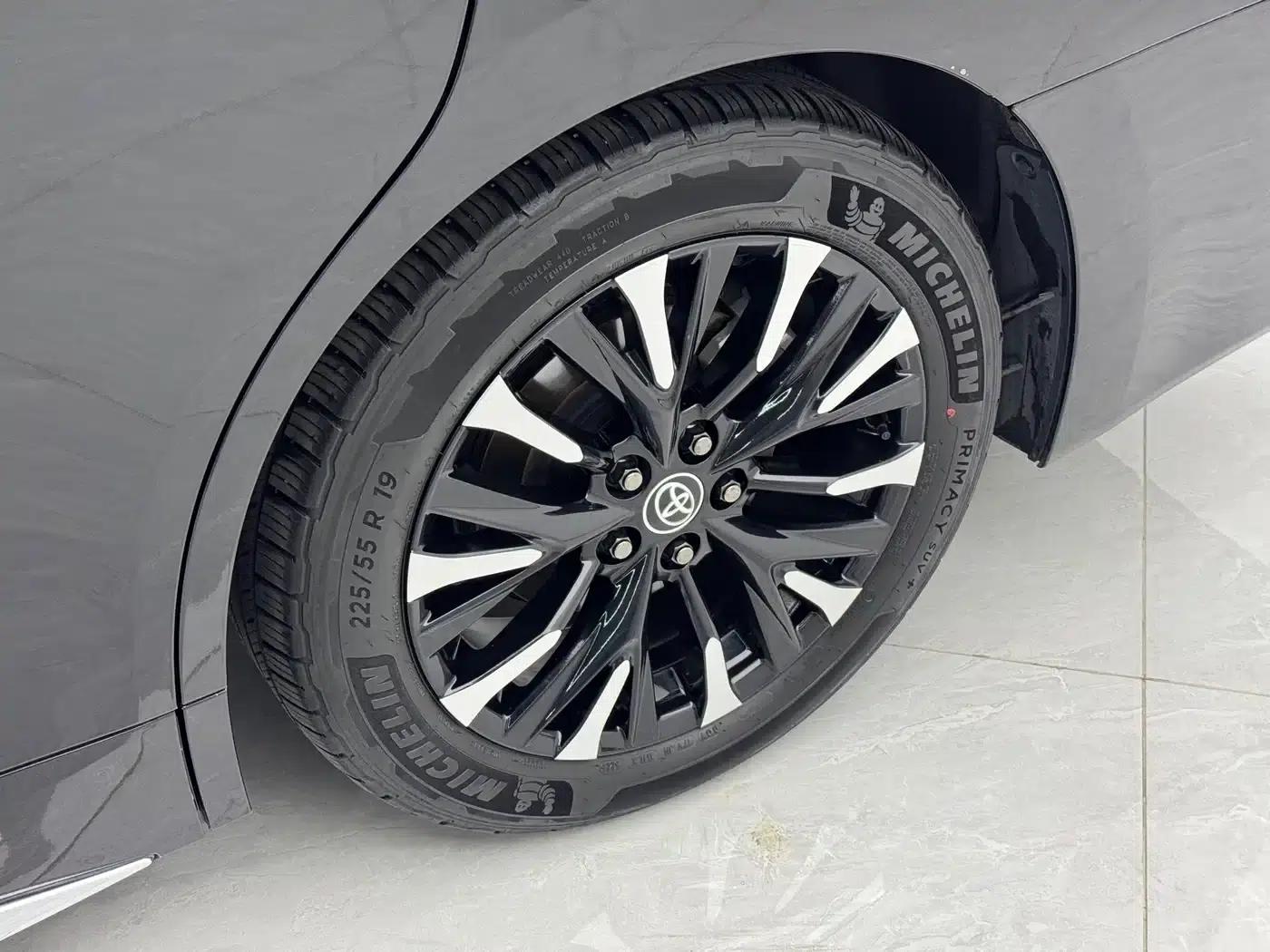 2024 Alphard Hybrid 2.5L Premium Edition — миниатюра 12