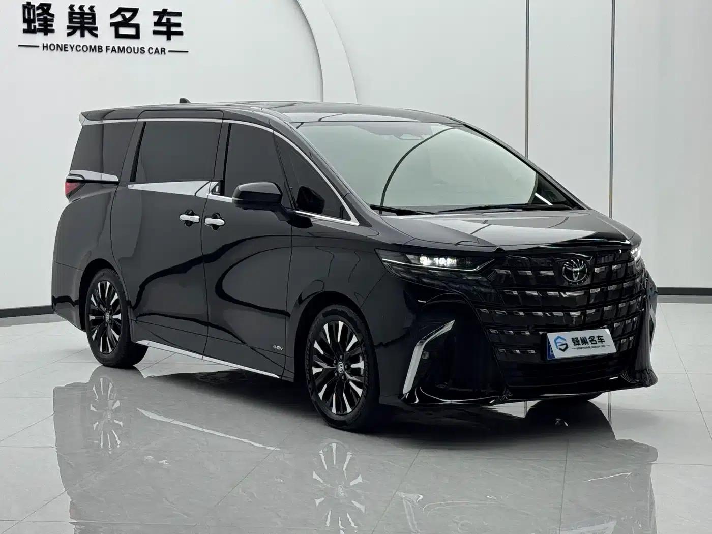 2024 Alphard Hybrid 2.5L Premium Edition — миниатюра 3