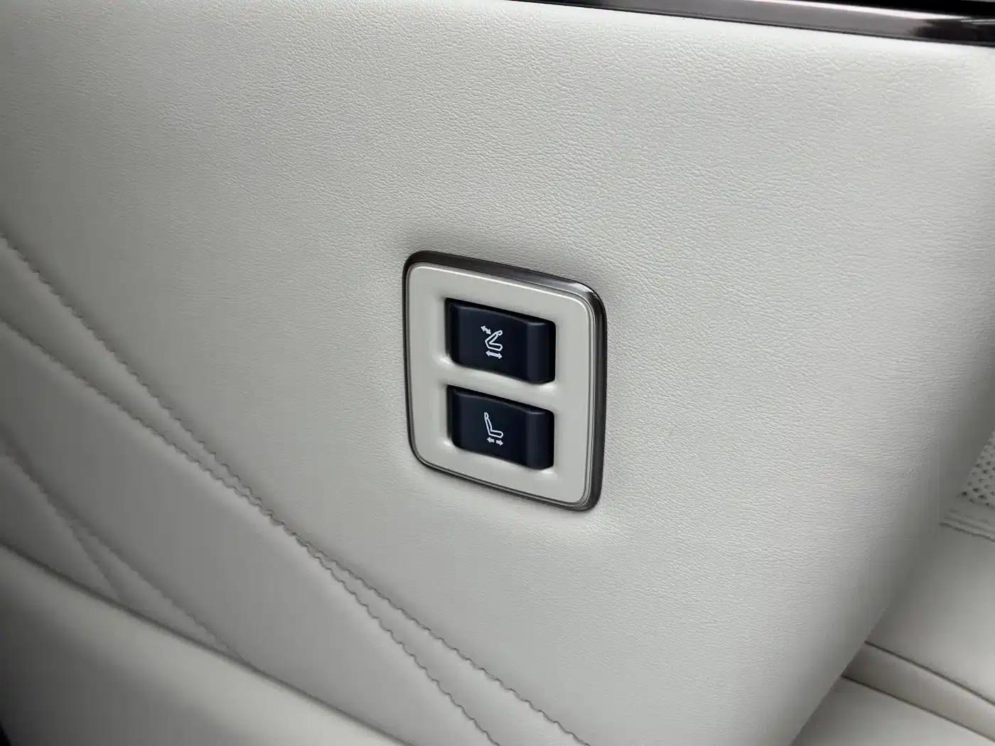 2024 Alphard Hybrid 2.5L Premium Edition — миниатюра 21
