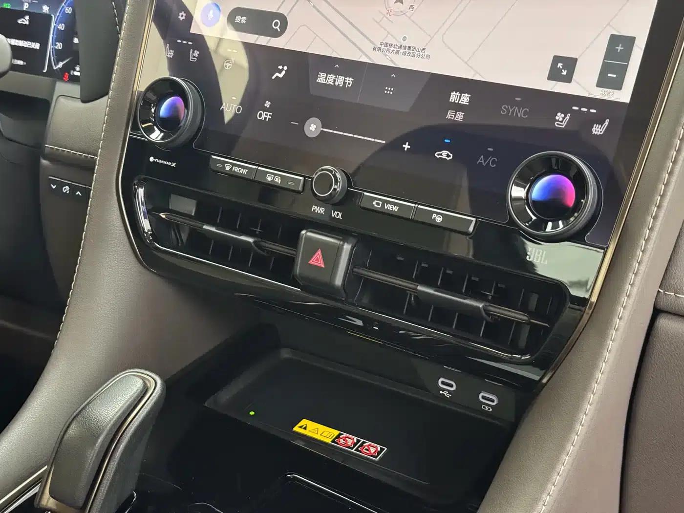 2024 Alphard Hybrid 2.5L Premium Edition — миниатюра 25
