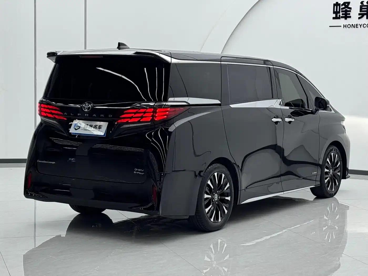 2024 Alphard Hybrid 2.5L Premium Edition — миниатюра 27