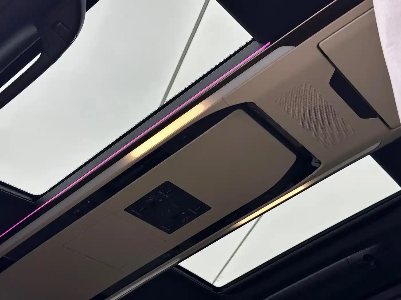 2024 Alphard Hybrid 2.5L Premium Edition — миниатюра 5