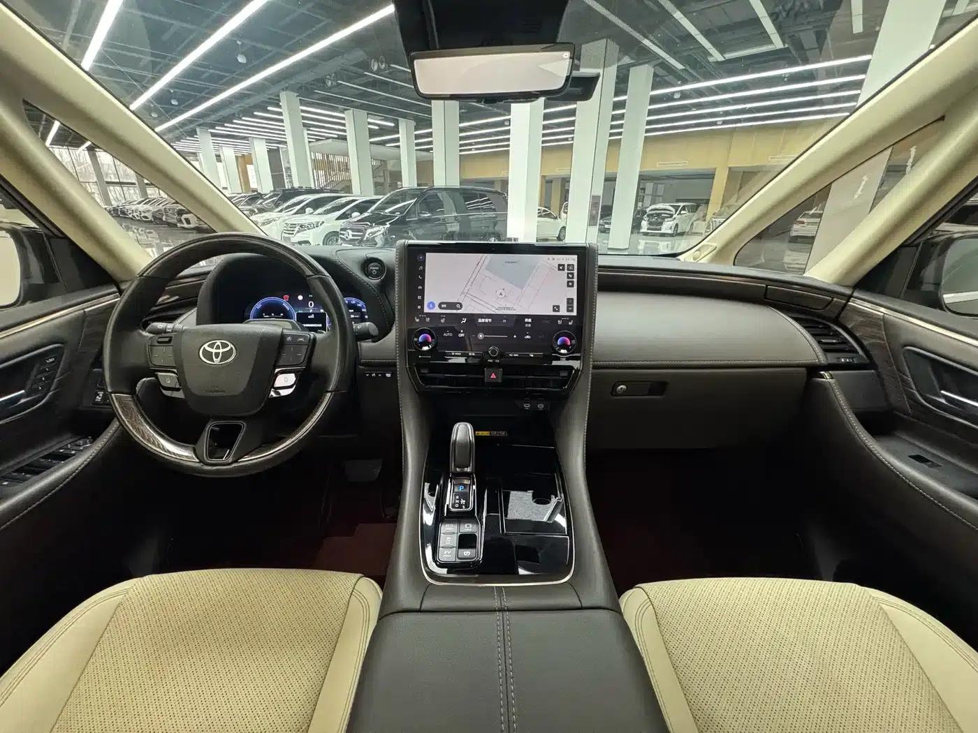 2024 Alphard Hybrid 2.5L Premium Edition — миниатюра 8