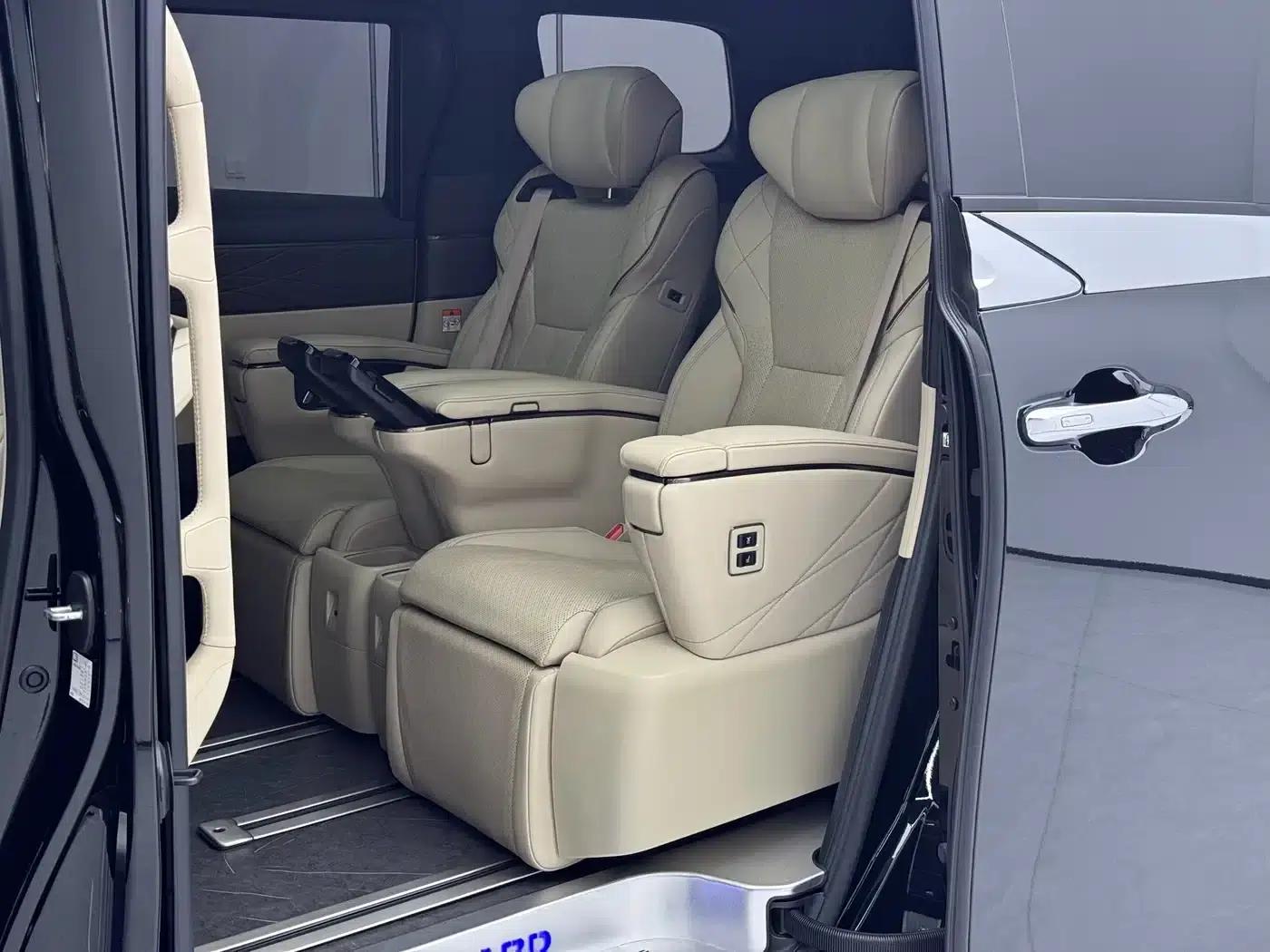 2024 Alphard Hybrid 2.5L Premium Edition — миниатюра 9
