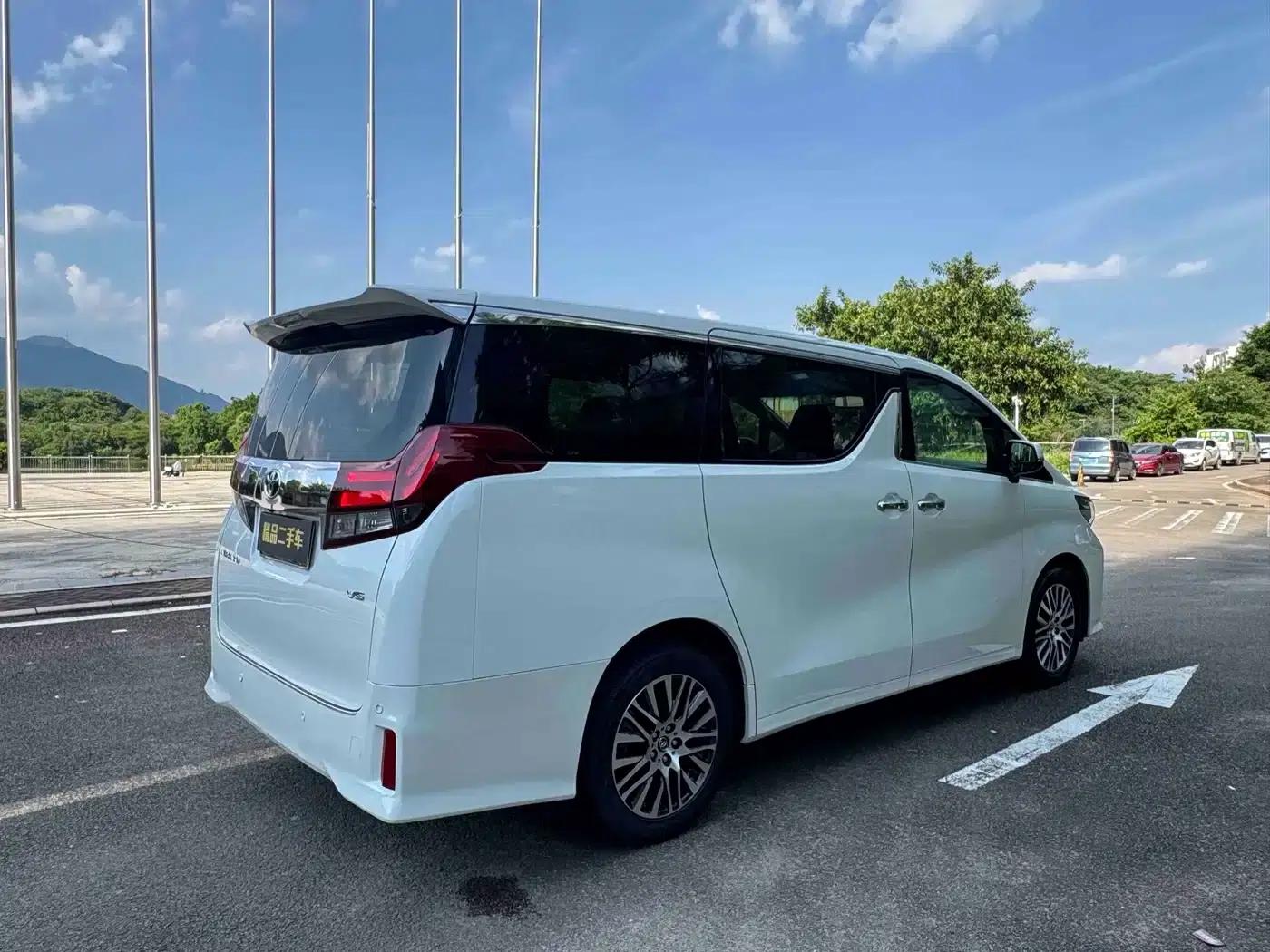 2015 Alphard 3.5L Luxury Edition — миниатюра 14