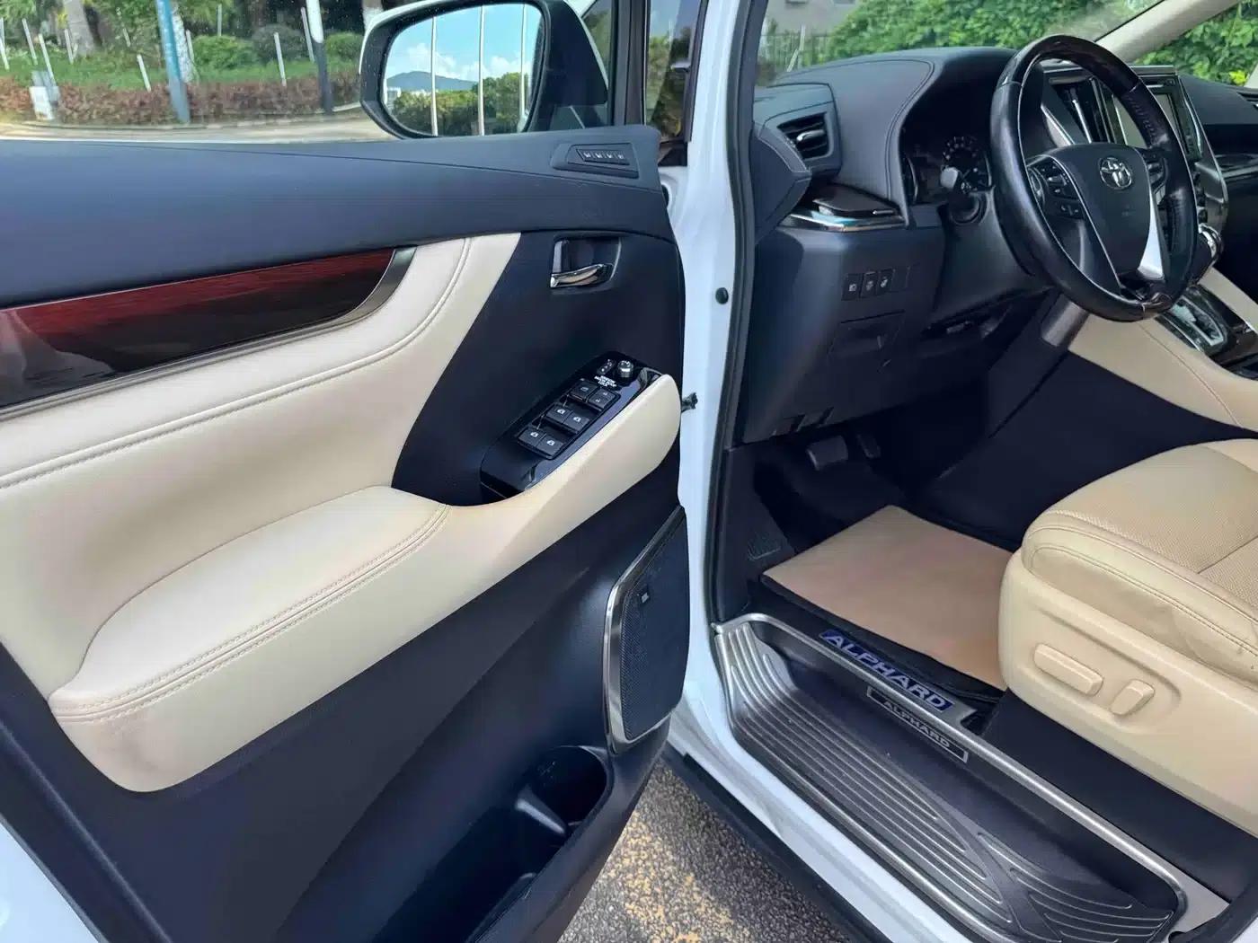 2015 Alphard 3.5L Luxury Edition — миниатюра 20