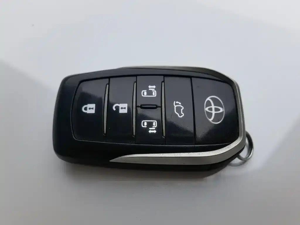2012 Alphard 3.5L Luxury Edition — миниатюра 19