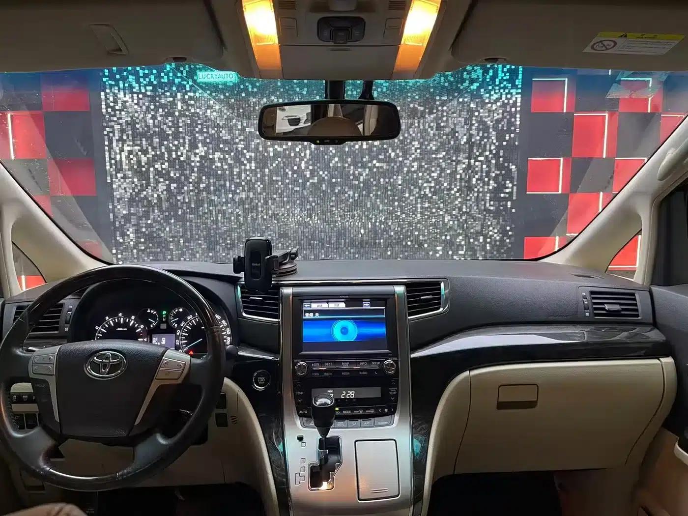 2012 Alphard 3.5L Luxury Edition — миниатюра 11
