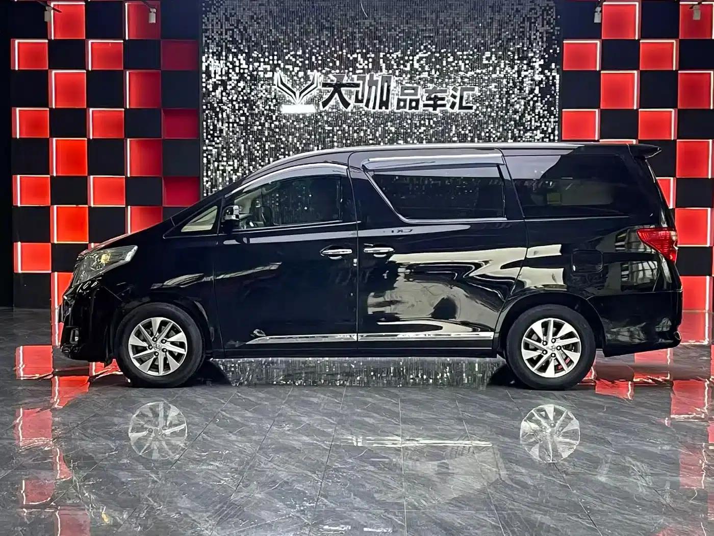 2012 Alphard 3.5L Luxury Edition — миниатюра 3
