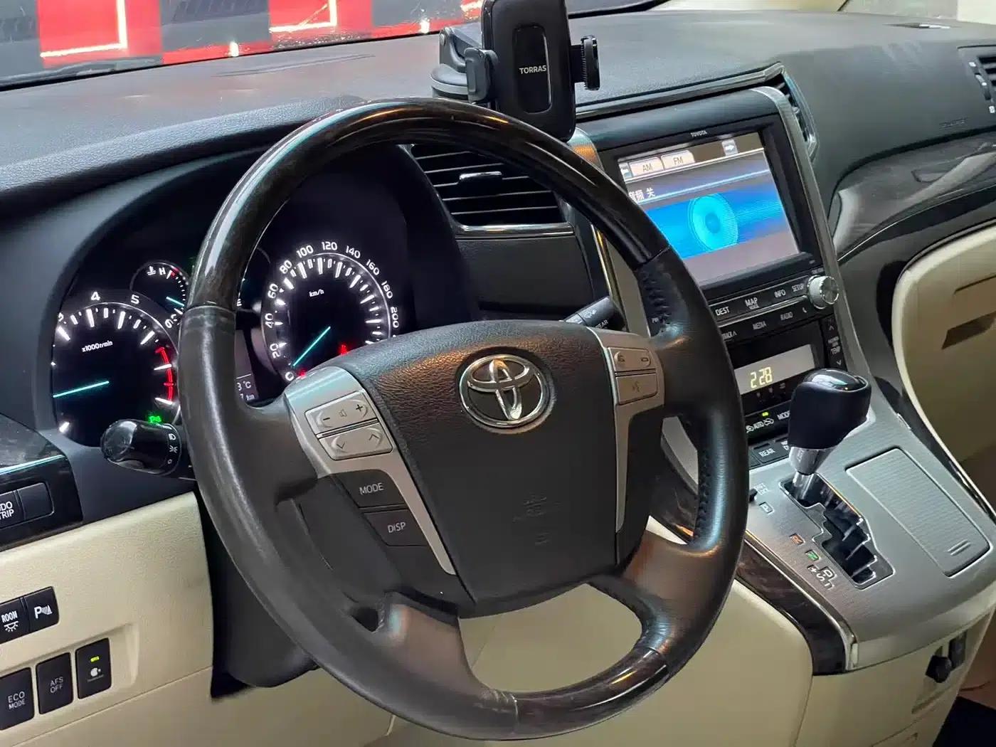 2012 Alphard 3.5L Luxury Edition — миниатюра 8