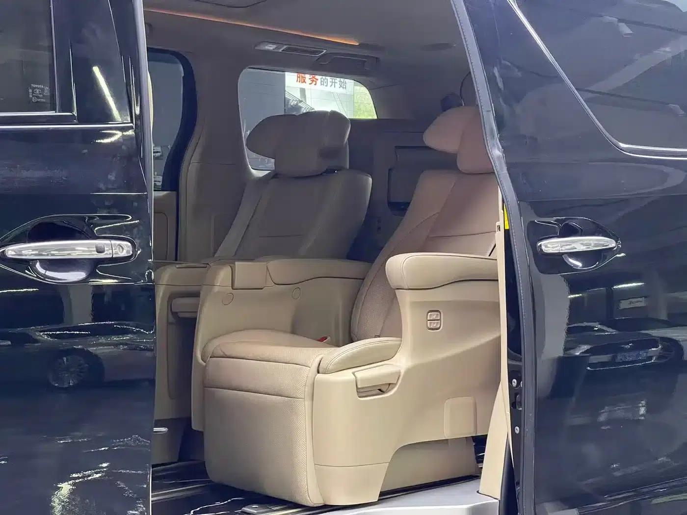 2012 Alphard 3.5L Luxury Edition — миниатюра 10