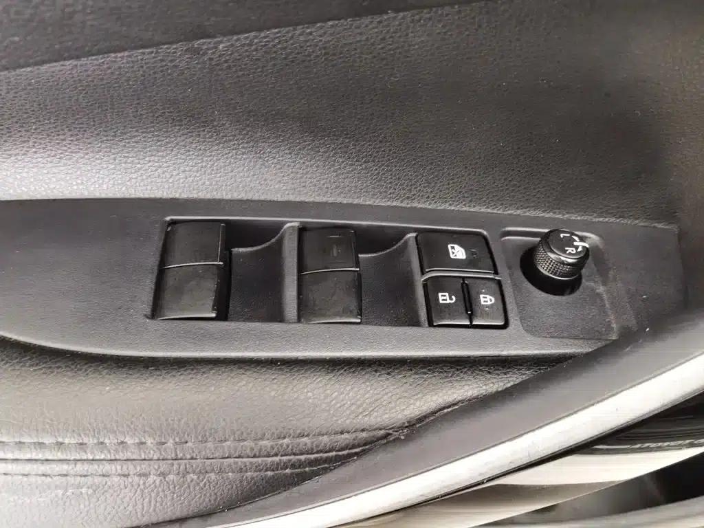 2023 Toyota Corolla 1.8L Intelligent Hybrid Pioneer Edition — миниатюра 9