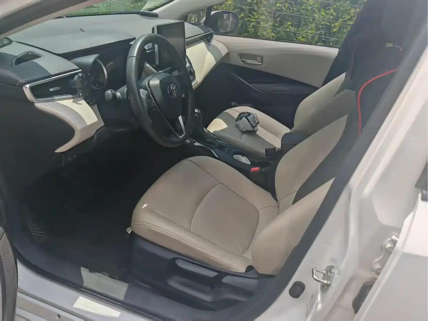 2019 Toyota Corolla 1.2T S-CVT GL-i Luxury Edition — миниатюра 2