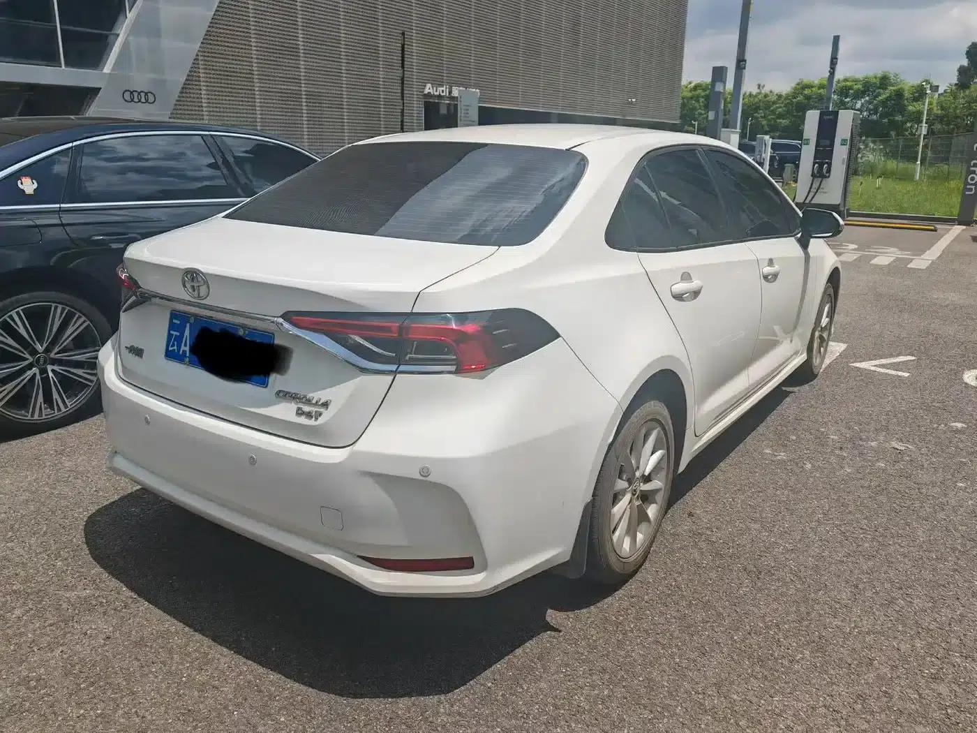 2019 Toyota Corolla 1.2T S-CVT GL-i Luxury Edition — миниатюра 4