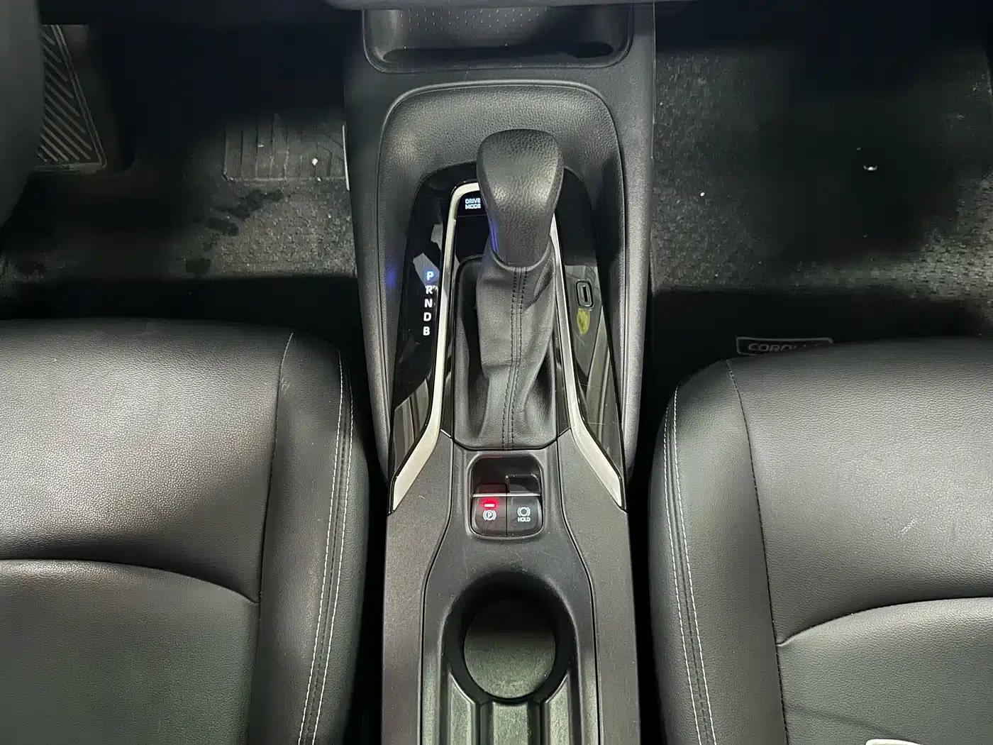 2019 Toyota Corolla Hybrid 1.8L E-CVT GL-i Elite Edition — миниатюра 13