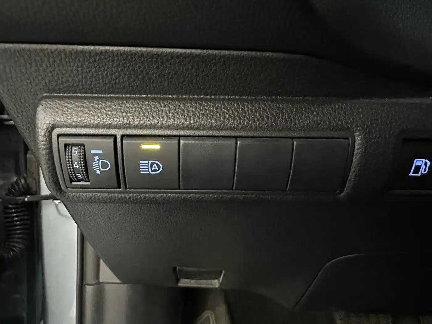 2019 Toyota Corolla Hybrid 1.8L E-CVT GL-i Elite Edition — миниатюра 14