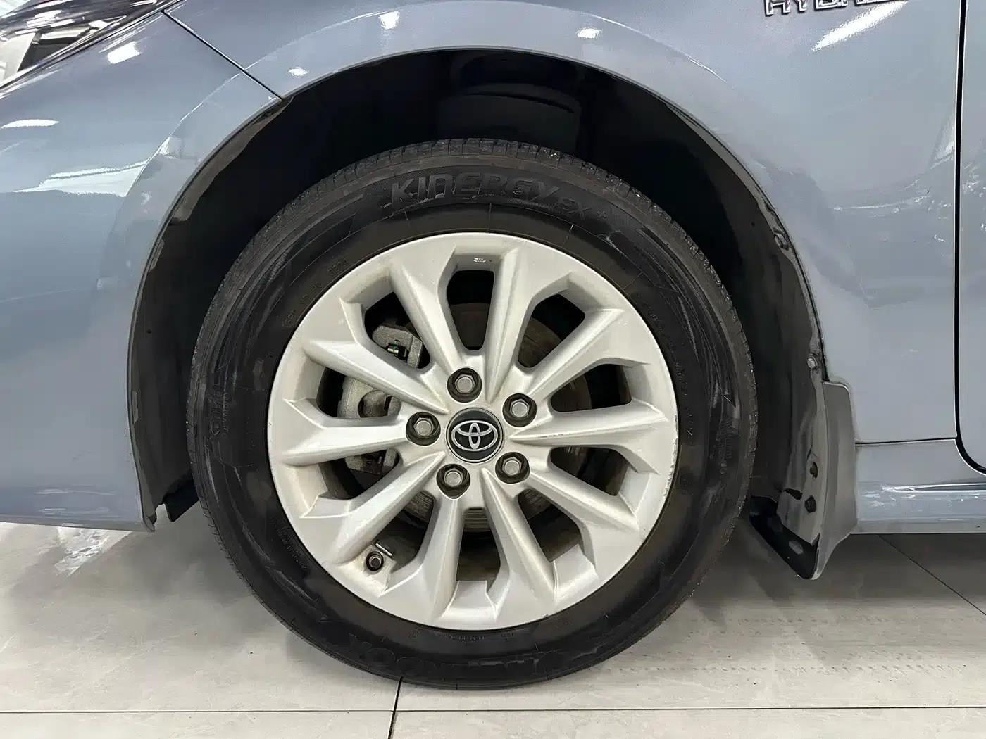 2019 Toyota Corolla Hybrid 1.8L E-CVT GL-i Elite Edition — миниатюра 19