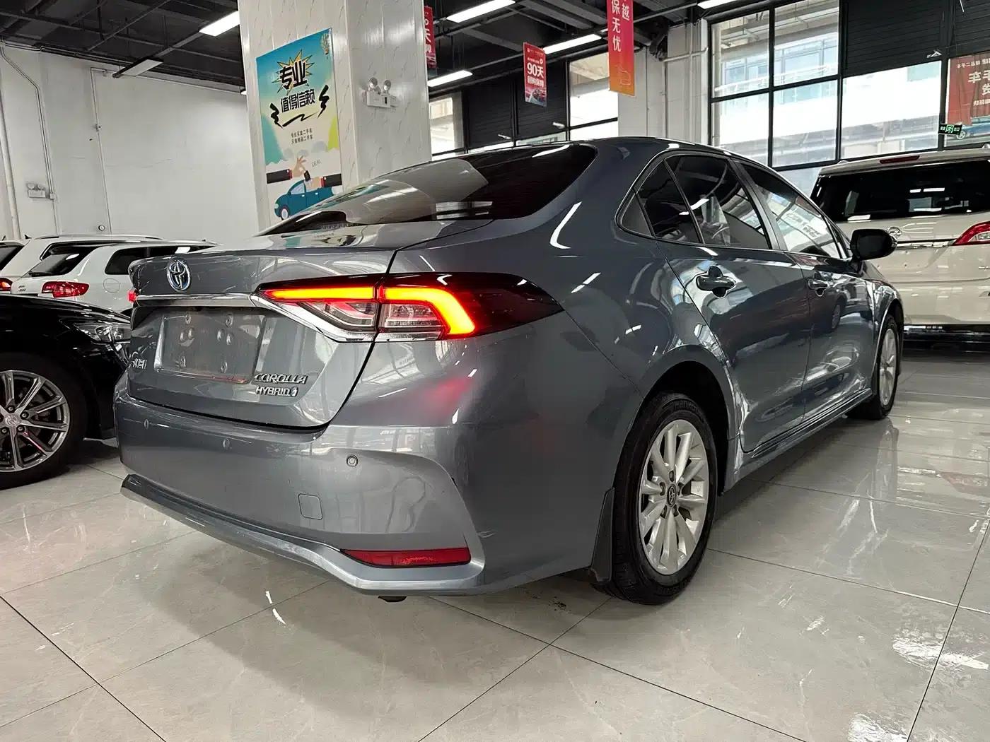 2019 Toyota Corolla Hybrid 1.8L E-CVT GL-i Elite Edition — миниатюра 7