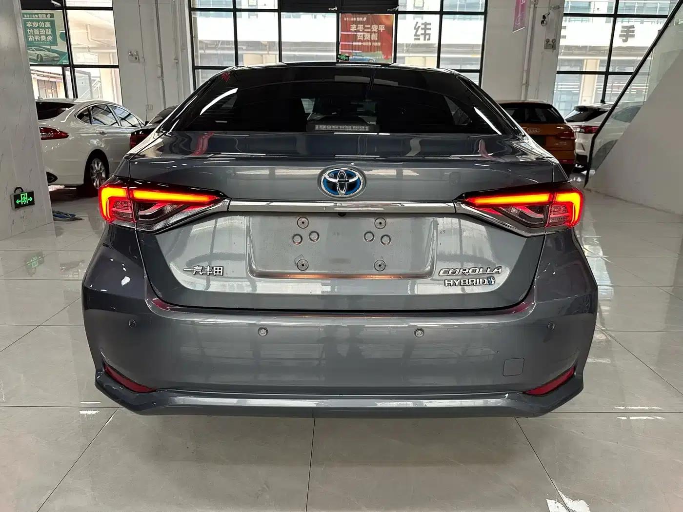 2019 Toyota Corolla Hybrid 1.8L E-CVT GL-i Elite Edition — миниатюра 8