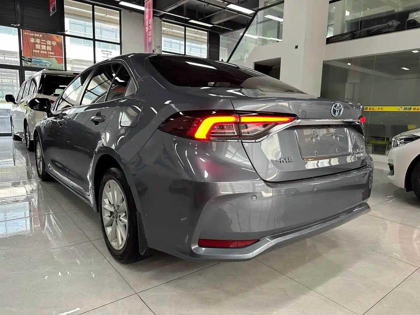 2019 Toyota Corolla Hybrid 1.8L E-CVT GL-i Elite Edition — миниатюра 9