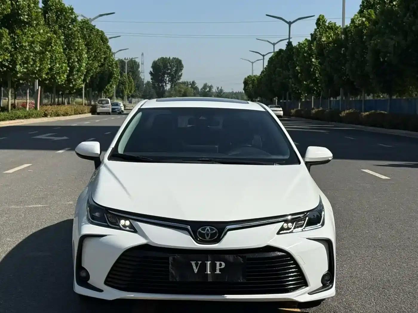 2019 Toyota Corolla 1.2T S-CVT GL-i Luxury Edition — миниатюра 2